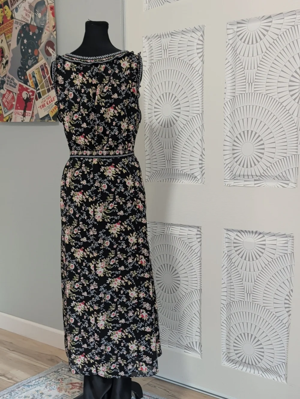 Max Studio elegant black